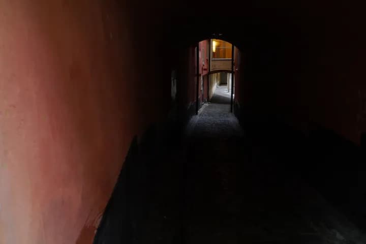 WWII spies, witches and bloody Stockholm history – The dark and haunting Stockholm tour — Autobusová prohlídka