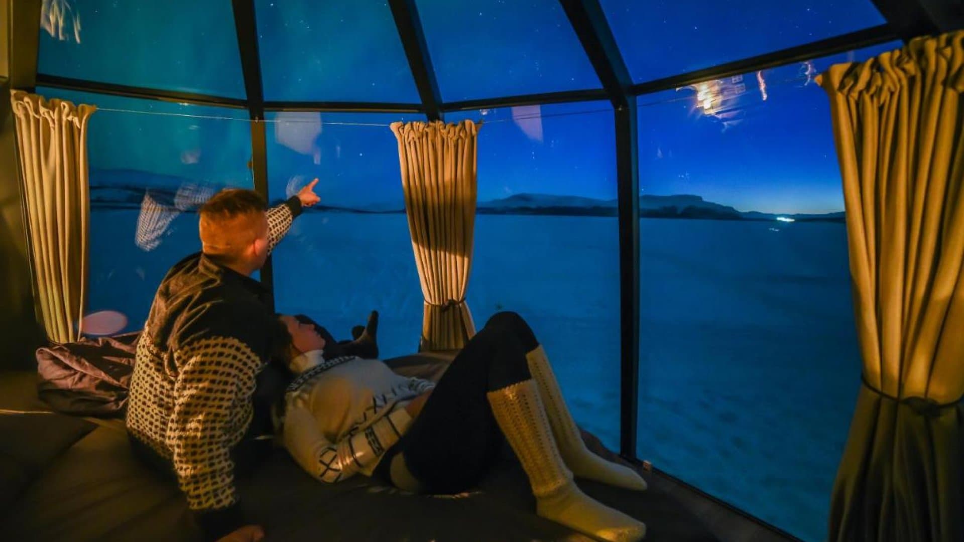Romantic Lovebird Bundle (4 nights) — باقات