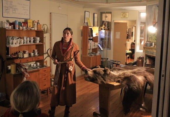Bear Dinner & Sami Storytelling — تجارب