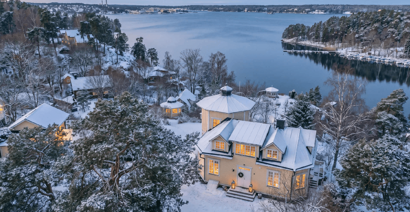 Saltsjö-Boo Villa by Nature and Water — Villa