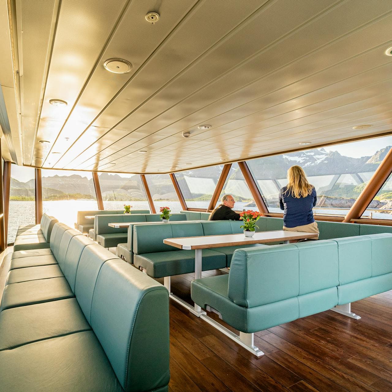 Team Building at Sea — Brim Explorer — Services