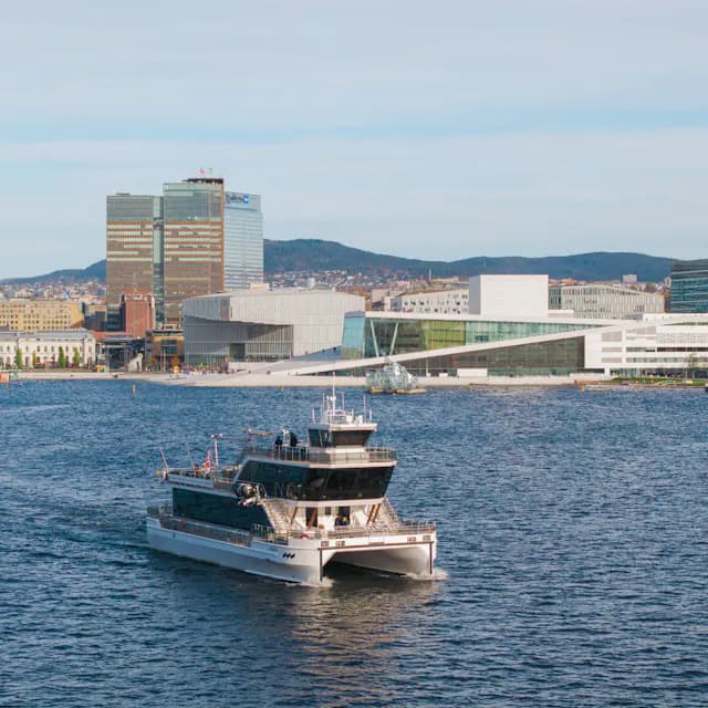 MS Brisen - Oslo's Silent Electric Catamaran — Services
